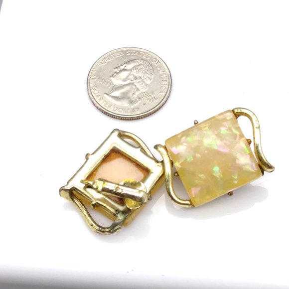 Vintage Coro Faux Opal Earrings Moonglow Chicklet, Gold Tone Squares of Beige - Picture 4 of 5